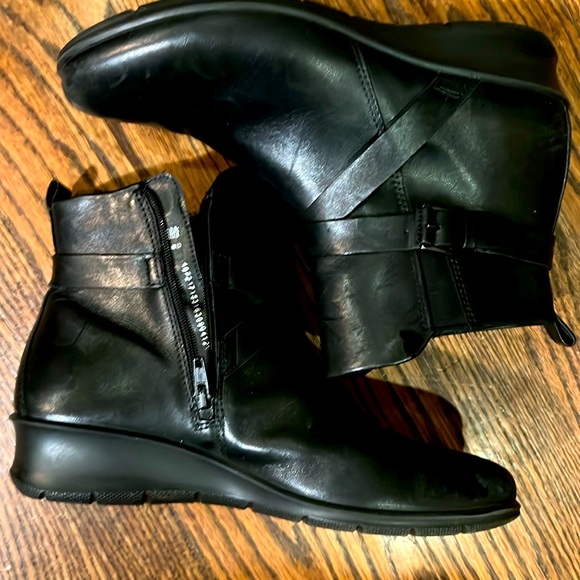Ecco size 40 black boots - Picture 2 of 3